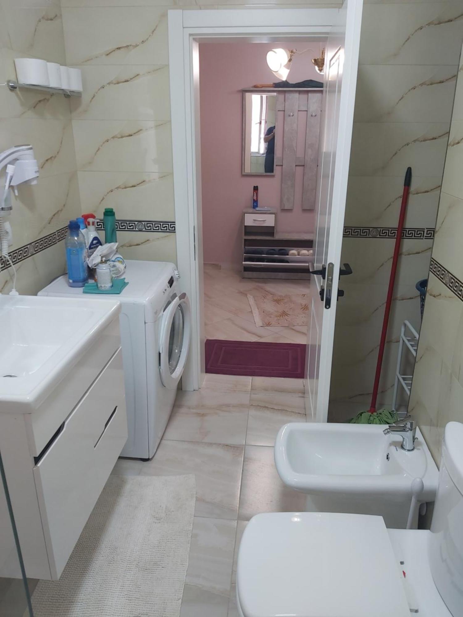 Gesapartment Tirana Exteriör bild